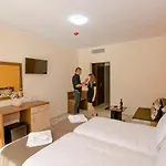 Хотелски Комплекс Кремен Hotel Kirkovo (Kardzhali)