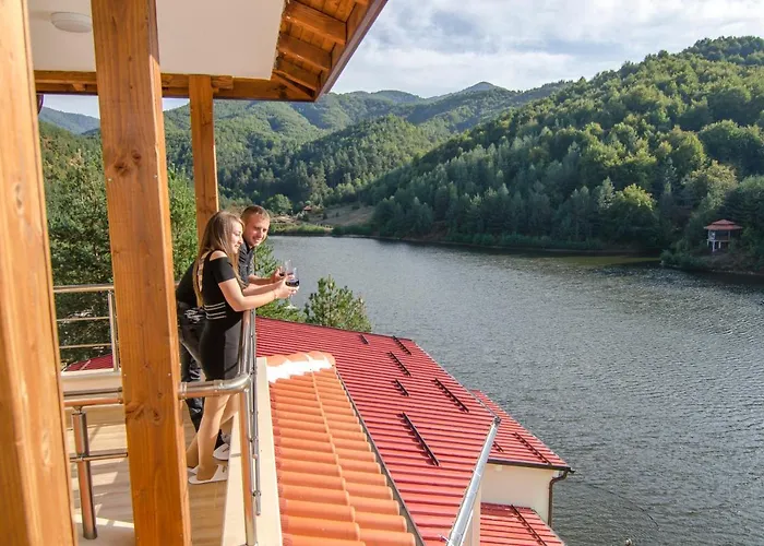 Хотелски Комплекс Кремен Kirkovo (Kardzhali)